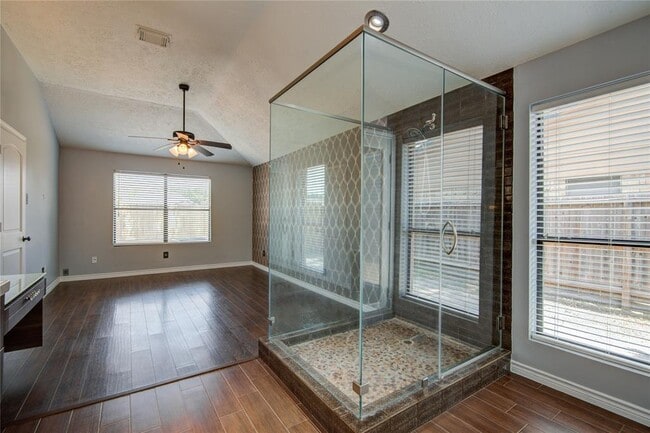 Building Photo - 4718 Brooklawn Dr