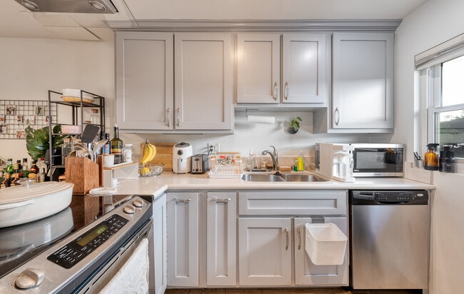 Building Photo - 2628 Kansas Ave