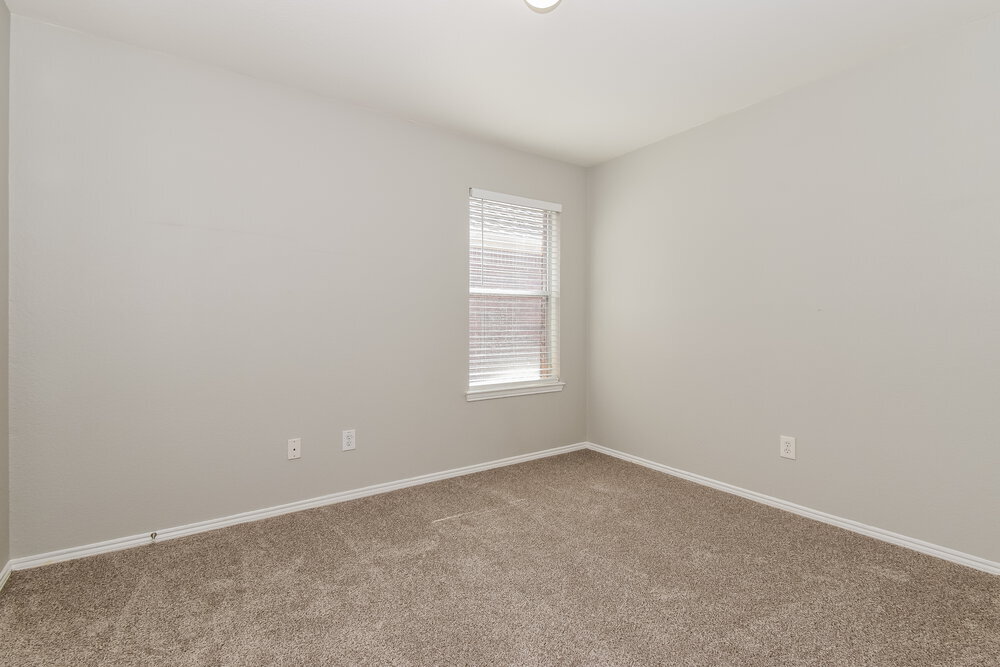 Building Photo - 910 Bowie Dr