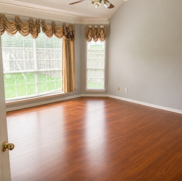 Building Photo - 6810 Springcrest Dr