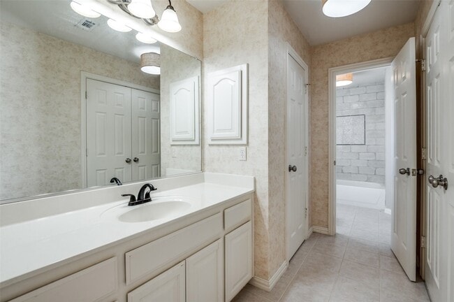 Building Photo - 8117 Halliford Dr