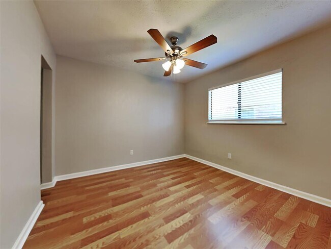 Building Photo - 7311 Thicket Trail Dr