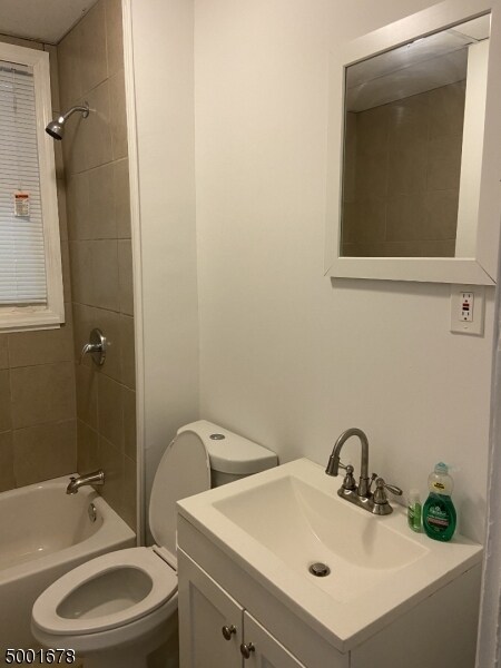 Building Photo - 369 Littleton Ave