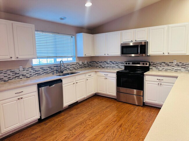 Building Photo - 1545 Wrangler Ln