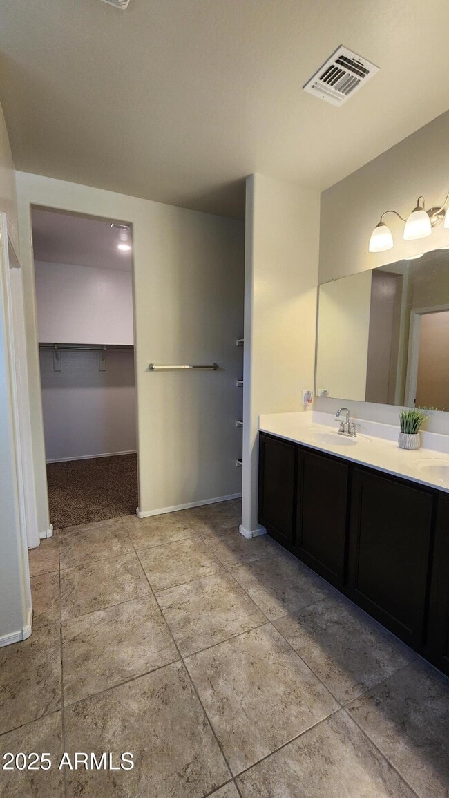 Building Photo - 236 S San Jose Ln