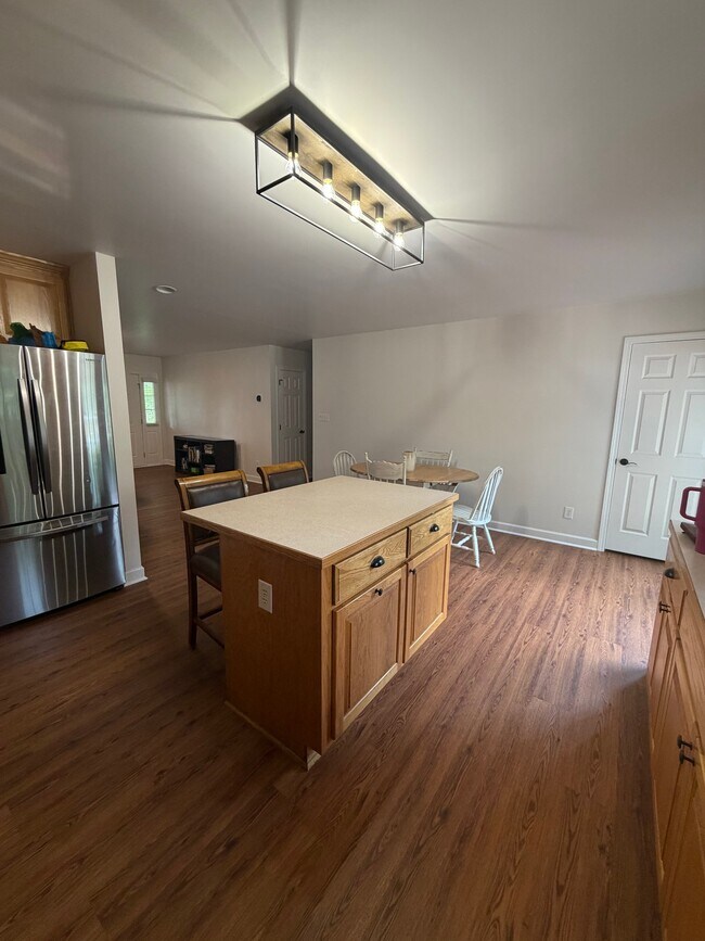 Building Photo - 1523 NC-86