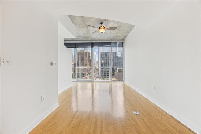 Building Photo - 360 Nueces St