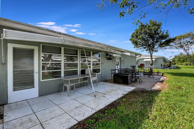 Building Photo - 735 North Dr