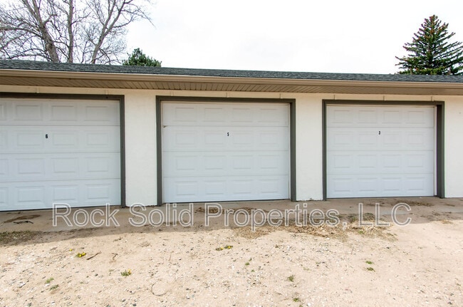 Building Photo - 3061 Reed Ave