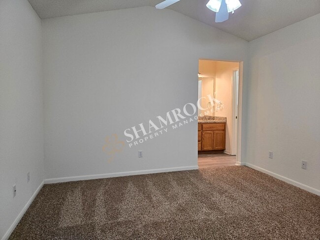 Building Photo - Cougar Ridge Duplex