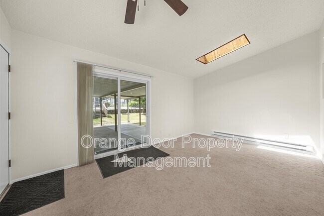 Building Photo - 834 S 72nd St