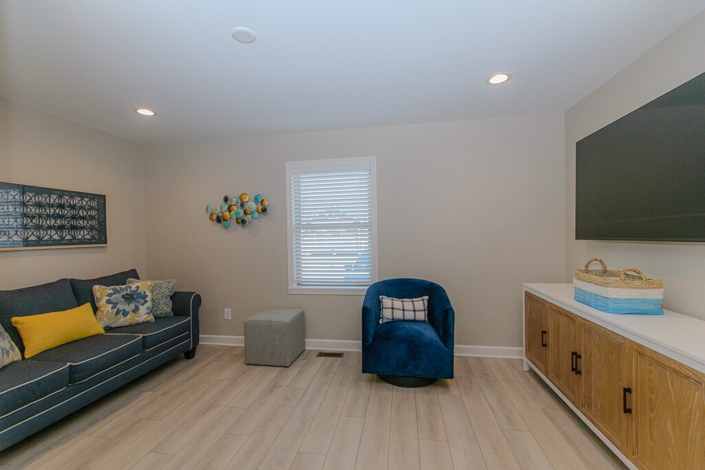 Building Photo - 586 Townhomes Pl