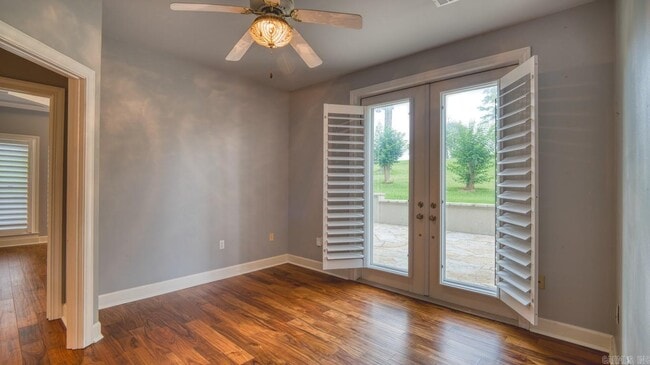 Building Photo - 2213 Doral Dr