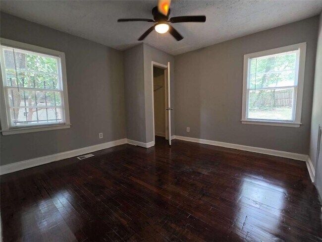 Building Photo - 1336 Wichita Dr SW
