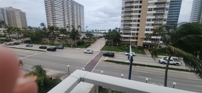 Building Photo - 1985 S Ocean Dr