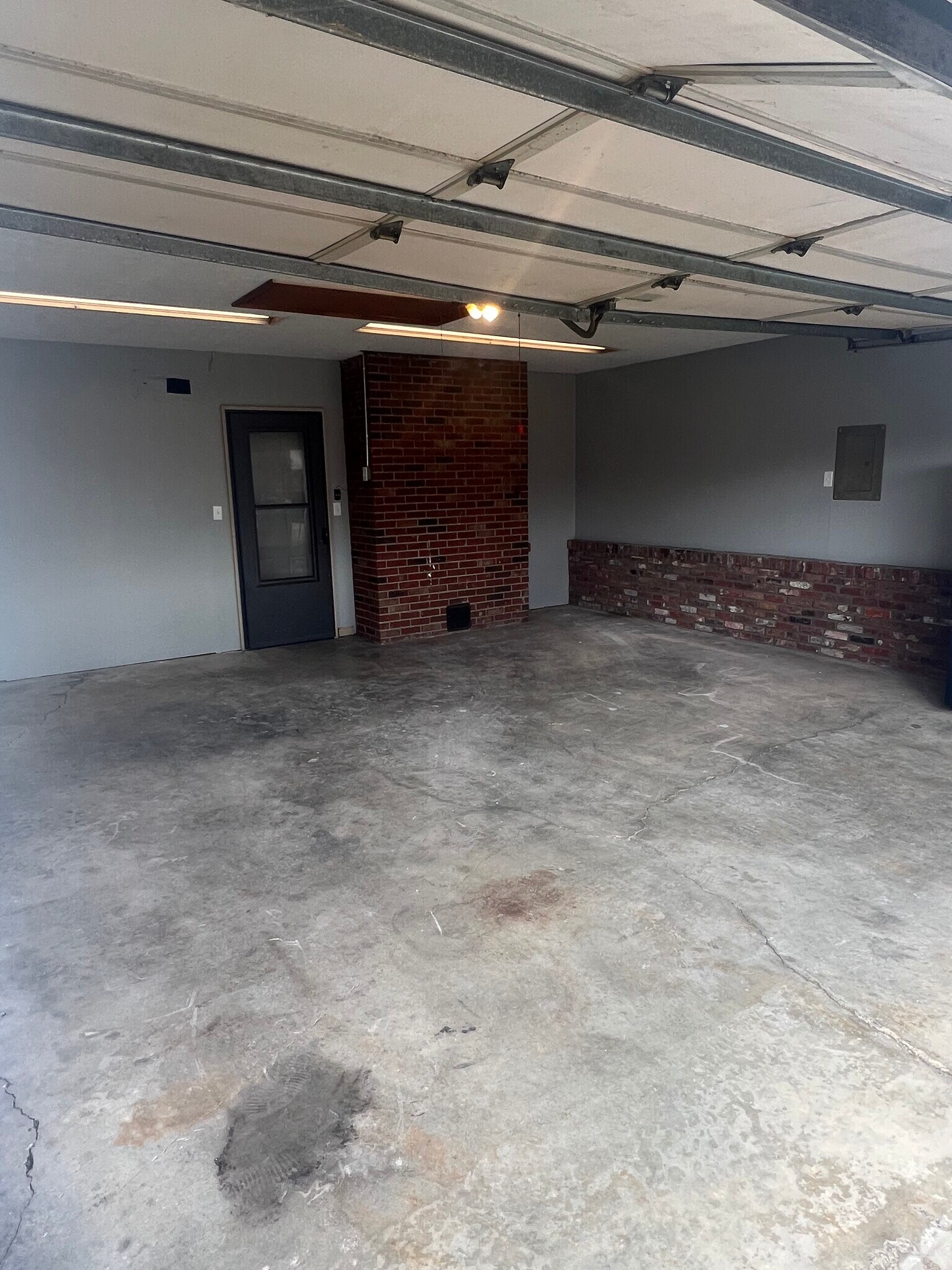 Building Photo - 8005 Casualwood Ct