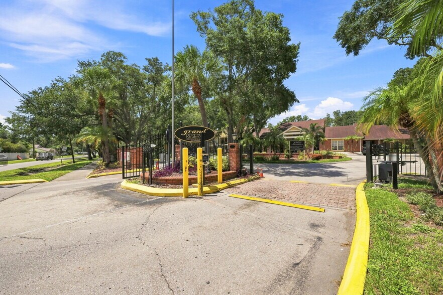 Building Photo - 8630 Mallard Reserve Dr