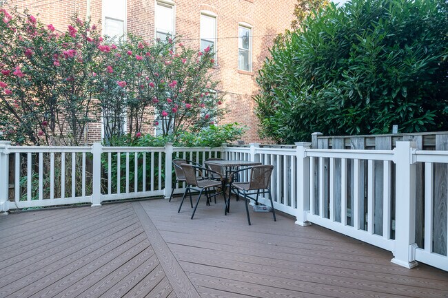 Building Photo - 1614 15th St NW