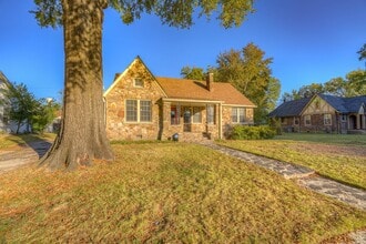 Building Photo - Larger than it looks and all appliances in...