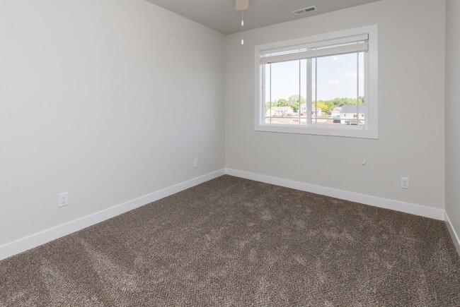 Building Photo - Contemporary Altoona Single Family Home! N...