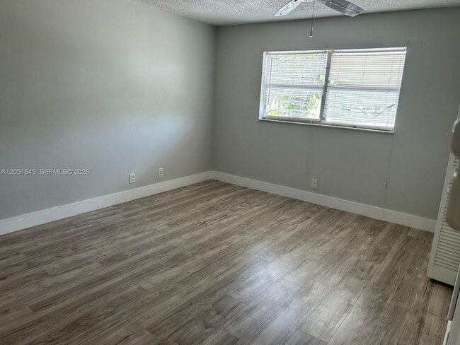 Building Photo - 6100 S Falls Cir Dr