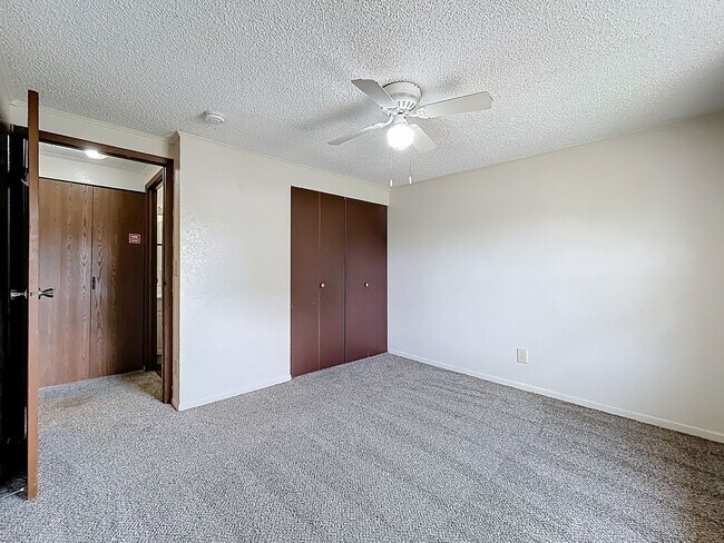 Building Photo - The Hampton - 1 Bedroom 1 Bathroom with inside laundry