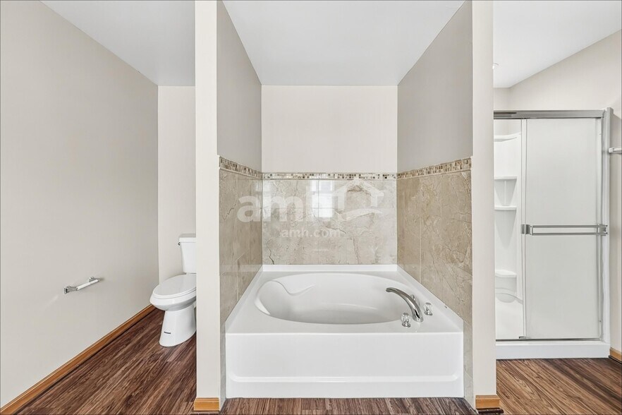 Building Photo - 3229 Kenilworth Ln
