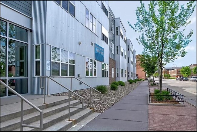 Primary Photo - 620 N Main Ave