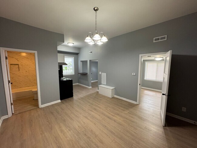 Building Photo - 1224 S Belmont Ave