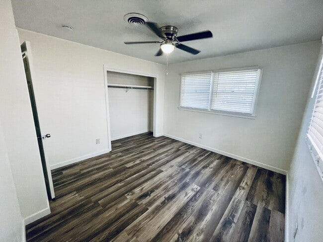 Building Photo - 1503 46th Pl