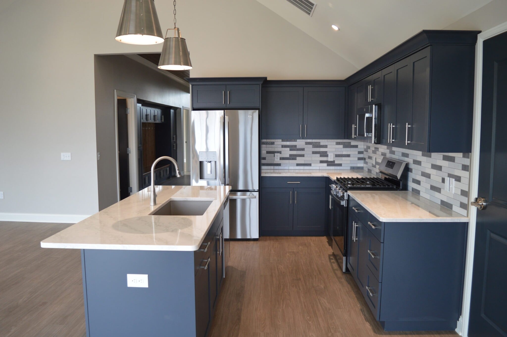 Building Photo - 100 S Washington St