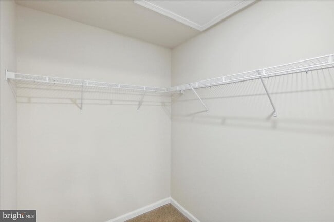 Building Photo - 76 Fonthill Ct