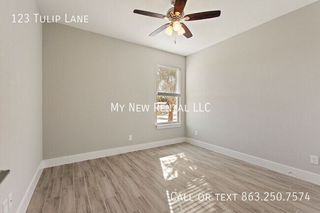 Building Photo - 123 Tulip Ln
