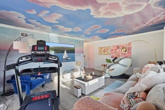 Building Photo - 22259 Kittridge St