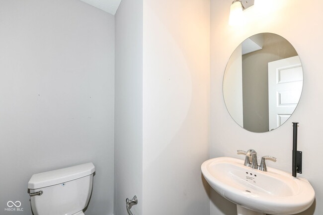 Building Photo - 6898 Sunstone Pl