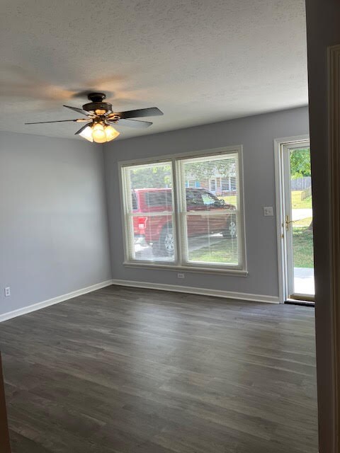 Building Photo - 11015 Lansford Dr