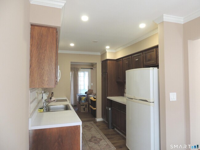 Building Photo - 124 S Montowese St