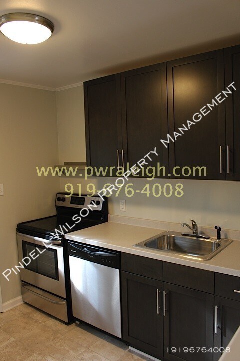 Building Photo - 2206 Bernard St