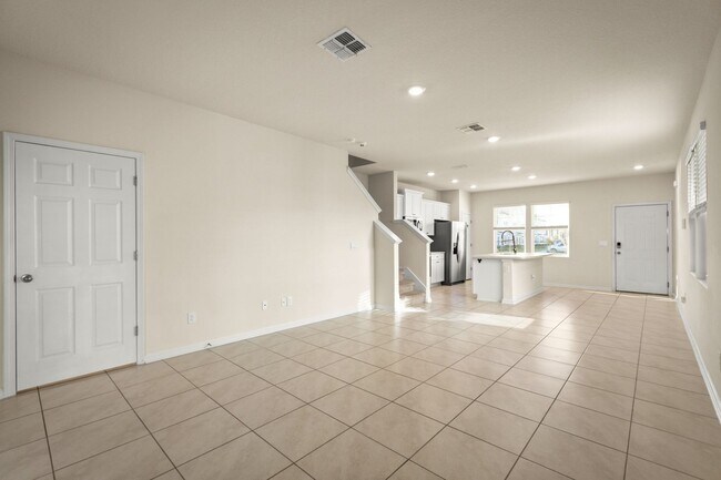 Building Photo - Charming 3-Bedroom Townhome for Rent in Wh...