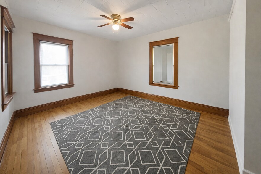 Building Photo - 1872 Marshall Ave