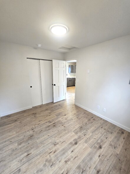 Building Photo - 127 S Macleod Ave