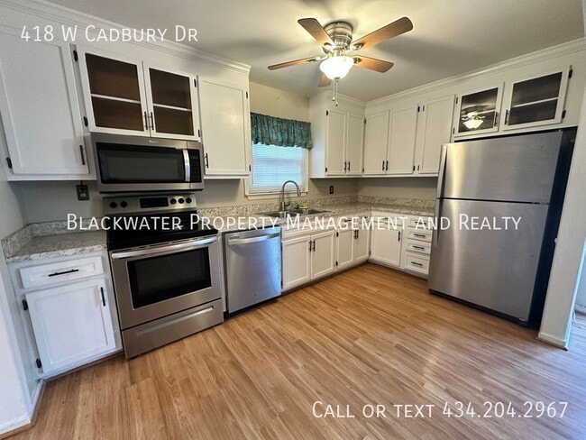 Building Photo - 3 Bedroom Townhome in Georgetown Forest! W...