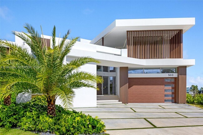 Building Photo - 503 Palm Dr