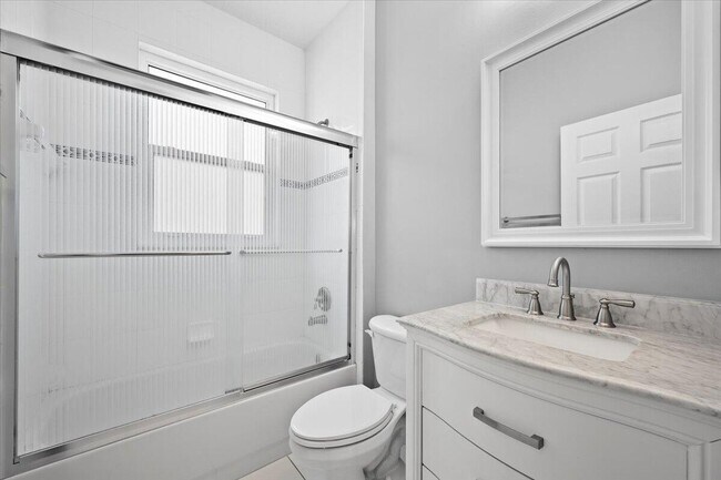 Building Photo - 1575 Newhaven Point Ln