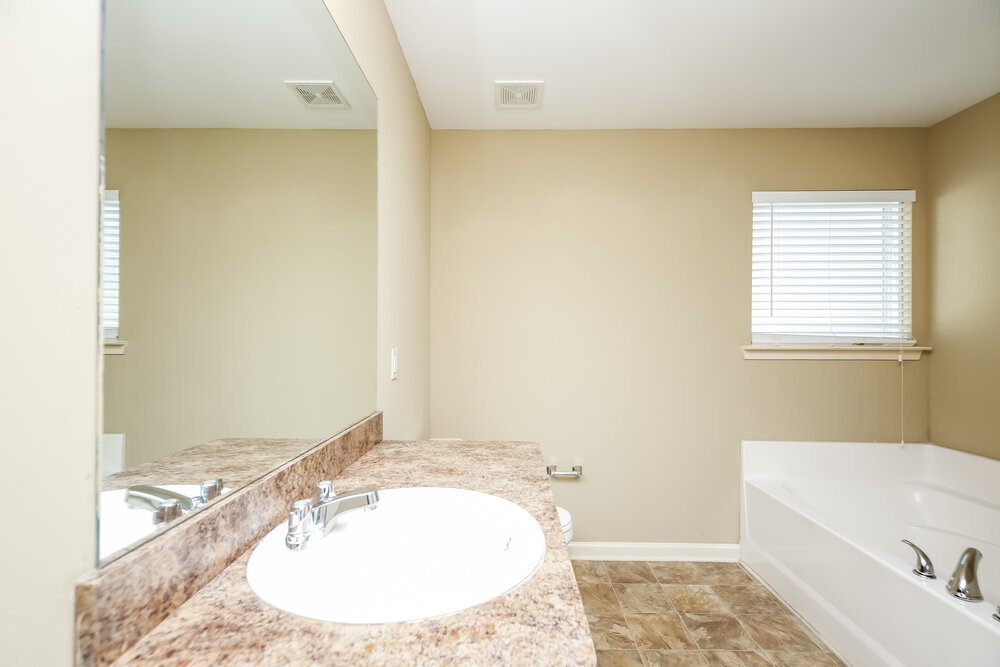 Building Photo - 466 Hill Crest Cir