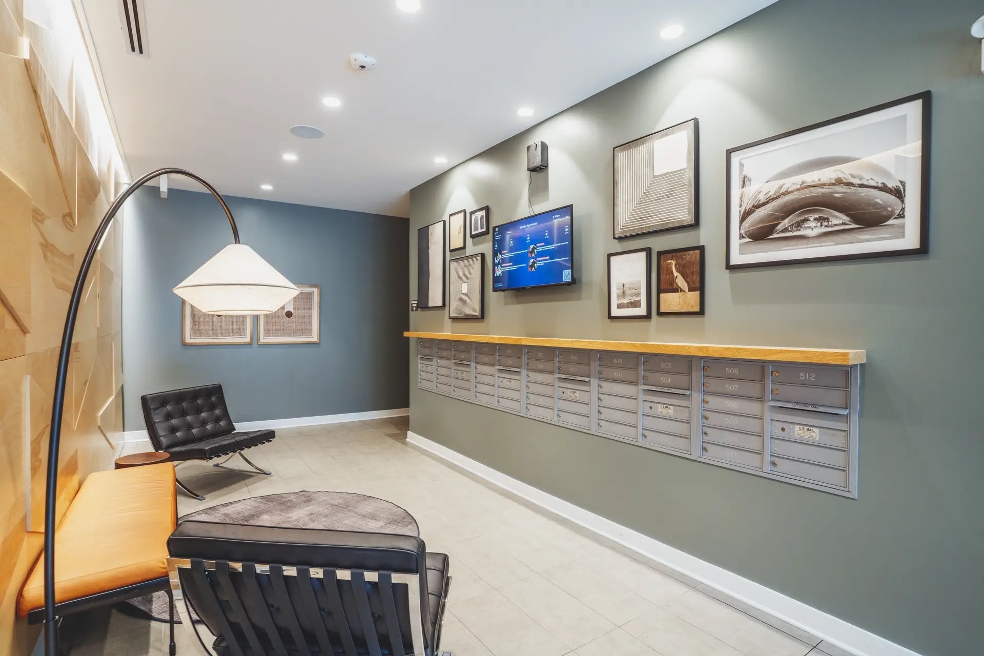 Building Photo - 830 N Milwaukee Ave