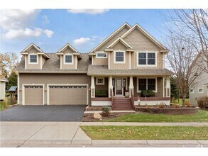 Building Photo - Woodbury, Stylish & Spacious Home Near Sho...