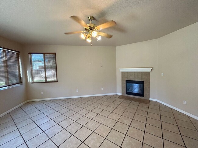 Building Photo - 3716 E Vassar Ct