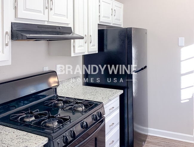 Building Photo - 2525 Hallie Mill Rd