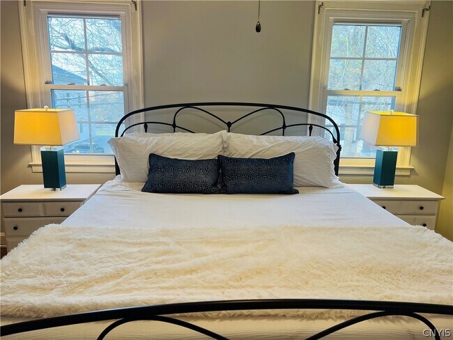 Building Photo - 22 State St